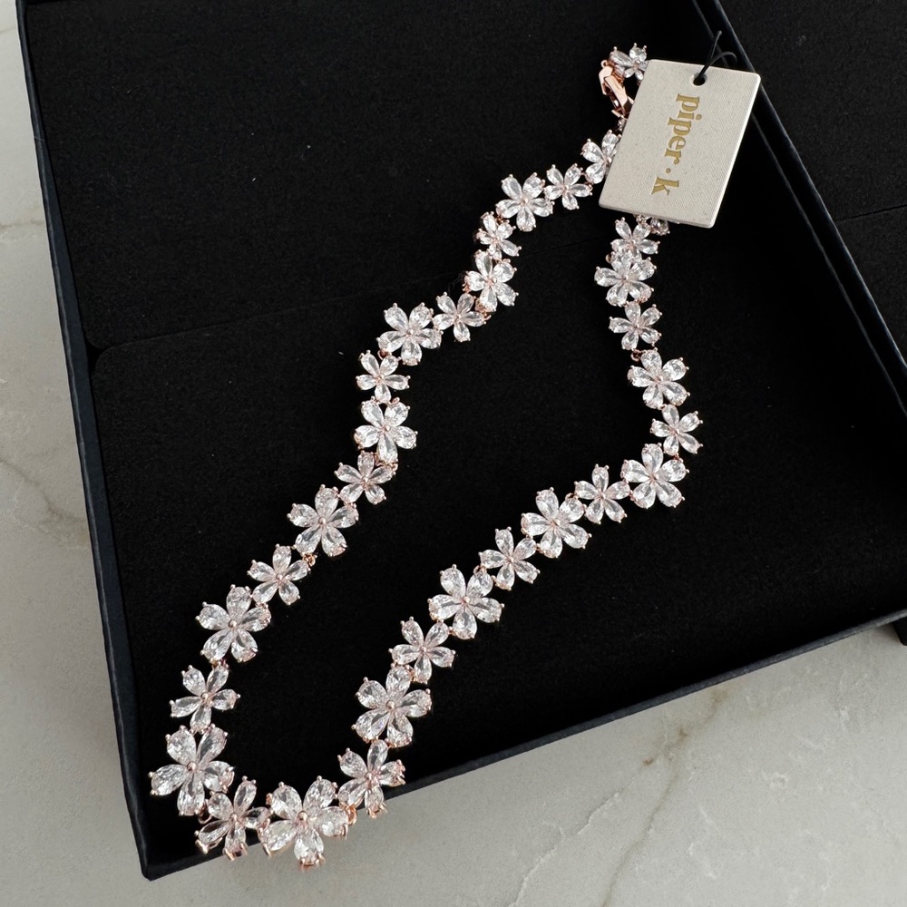 Viral Piper K Rose Gold colored / Pink Floral Necklace NWT